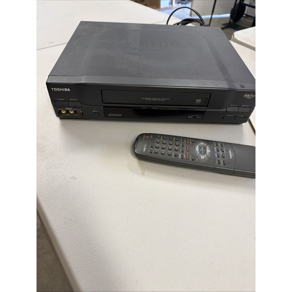 Toshiba VCR Plus M672 Hi-Fi Stereo W/Remote Preowned